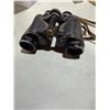 Image 1 : Binoculars