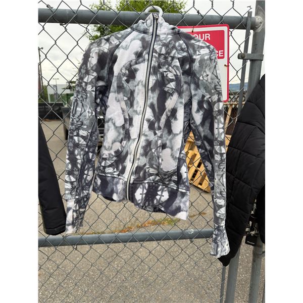 Lululemon someware size 8