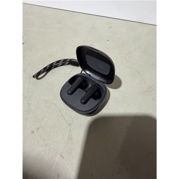 Beats earbuds C/W case