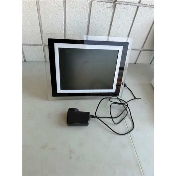 Digital frame