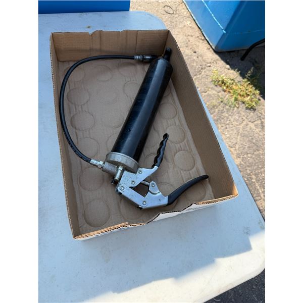Caulking, gun