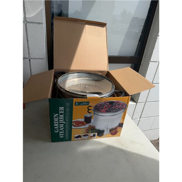 Garden steam juicer