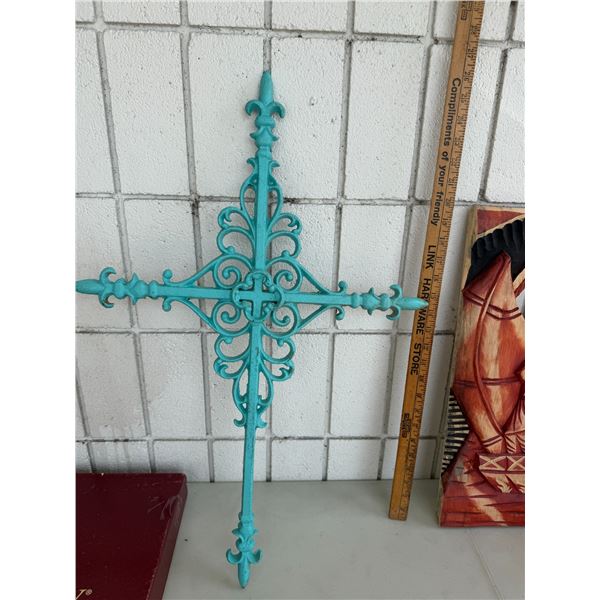 Metal cross decor