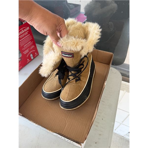 Canadian boots size 9