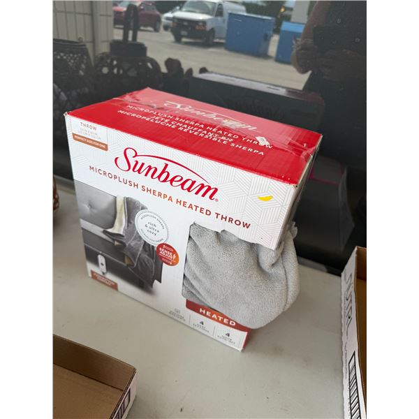 Micro plush heated throw