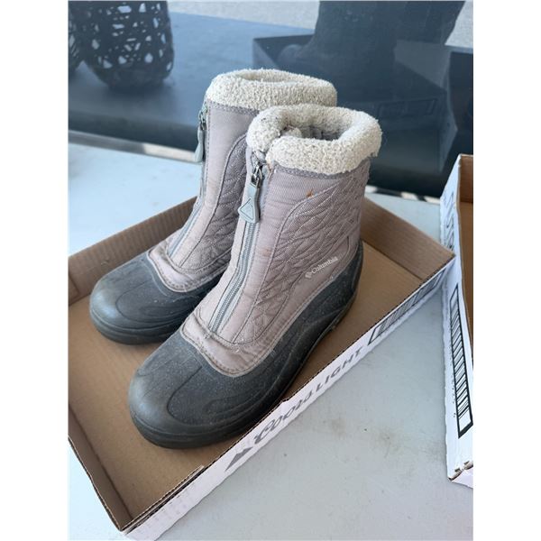 Columbia   boots size 10