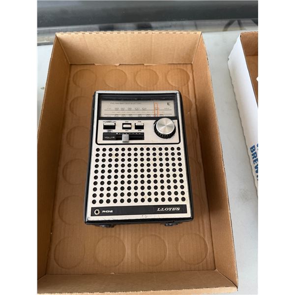 LLOYDS FM/a.m. battery electronic radi