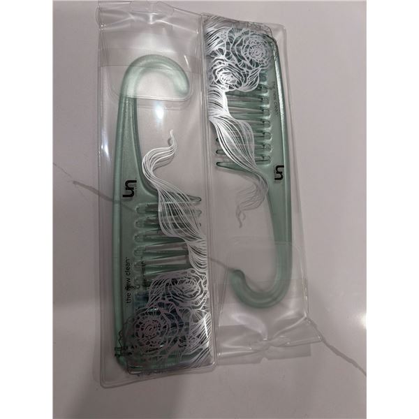The new clean unwashed Combs