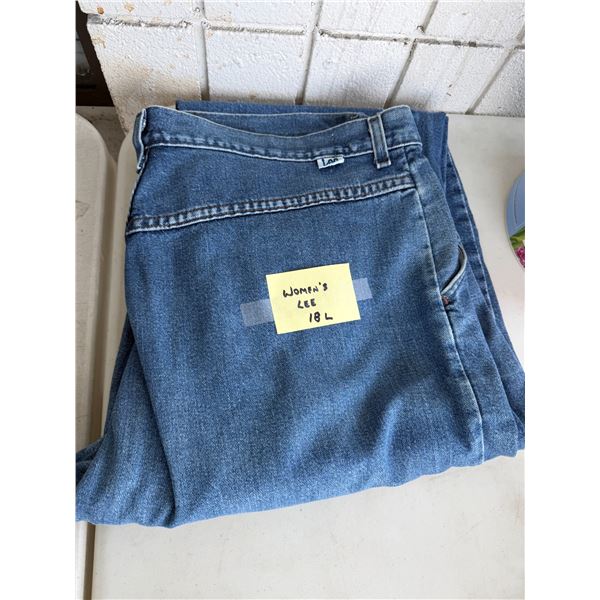 Women's Lee size 18 L