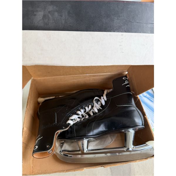 Skates size 8