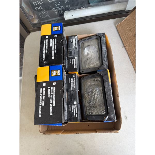 Halogen flood lamps