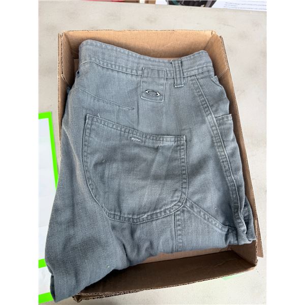 Oakley pants size 34 x 34
