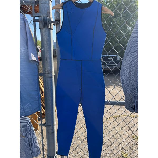 Wetsuit looks so small or extra small