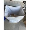 Image 1 : Laundry basket and assorted linens