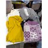Image 1 : Clothing size small and extra small