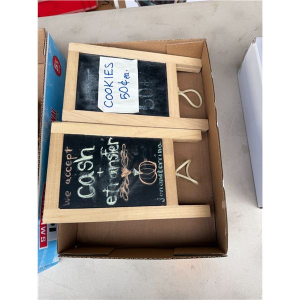 Chalkboard easel for