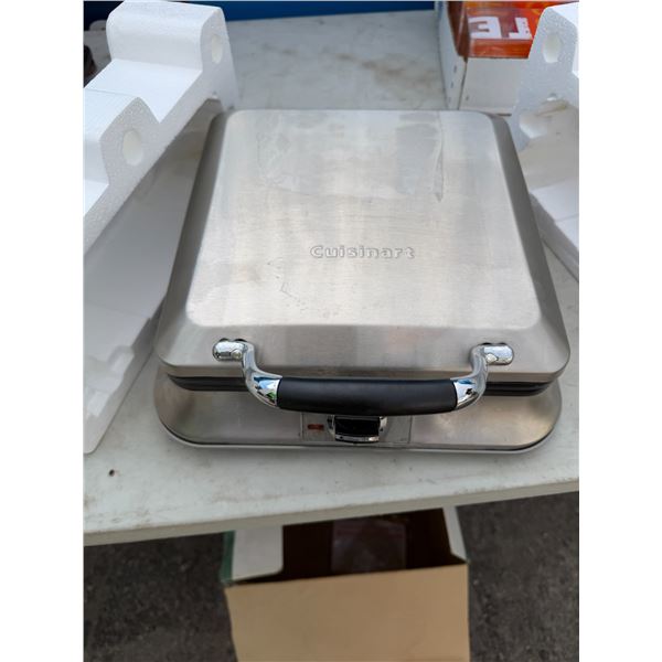 CUISINART waffle maker