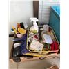 Image 1 : Household cleaning items
