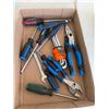 Image 1 : Assorted tools