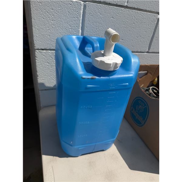 Water container