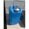 Image 1 : Water container