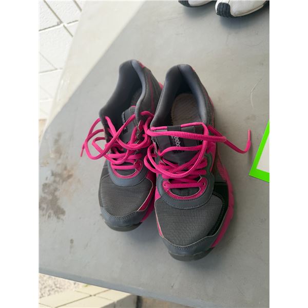Reebok size 7