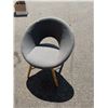 Image 1 : Chair