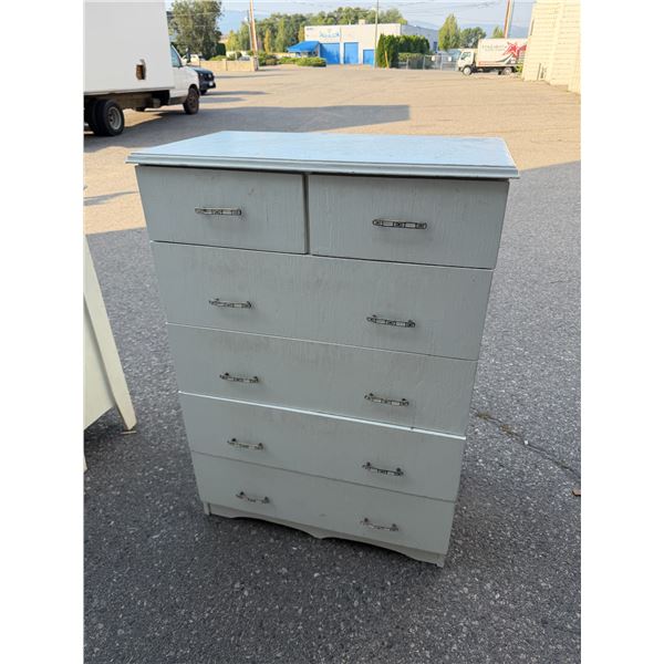 Dresser 30" x 17 1/2" x 42 1/2" tall