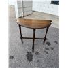Image 1 : 24" x 12" x 24" d table