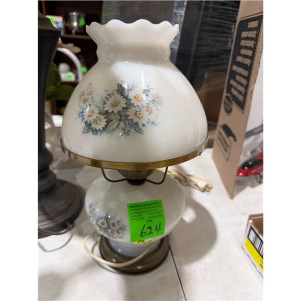 Vintage lamp missing glass flute