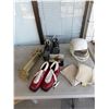Image 1 : Sports items