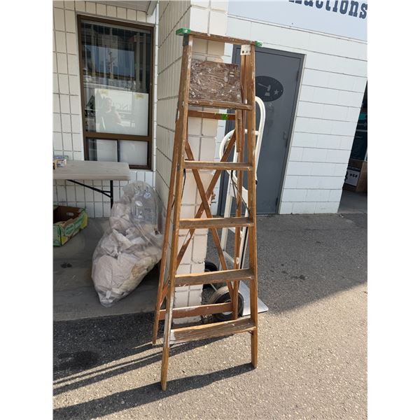 Wood ladder
