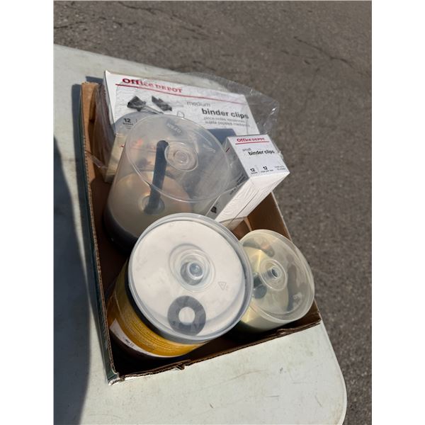 Binder clips and discs