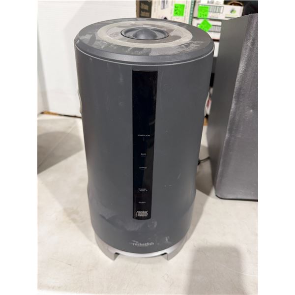 Rocket fish outdoor wireless speaker needs power cord