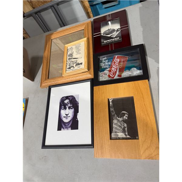 Frames and collectible pictures