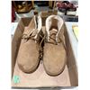 Image 1 : Size 10, footwear