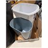 Image 1 : Garbage cans