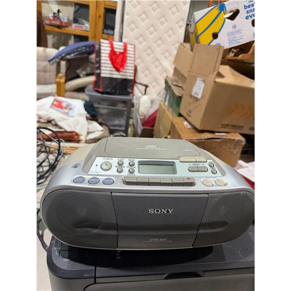 Sony CFD – S01 disc player radio cassette play