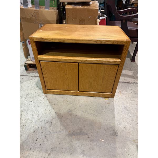 TV stand 30" x 16 1/2" x 24"