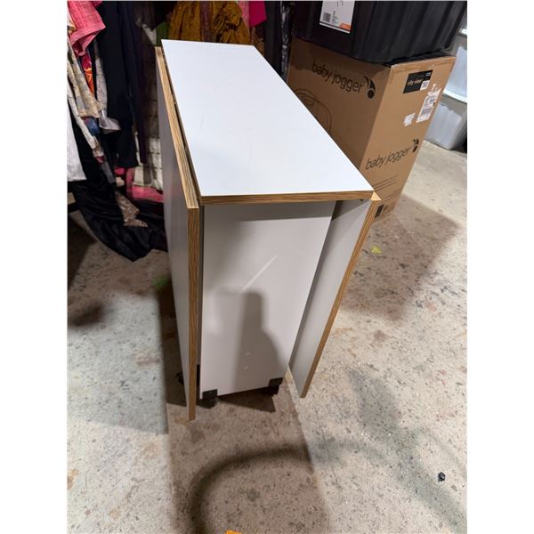 Drop side table on wheels