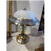 Image 1 : Lamp