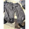 Image 1 : Size medium ski pants