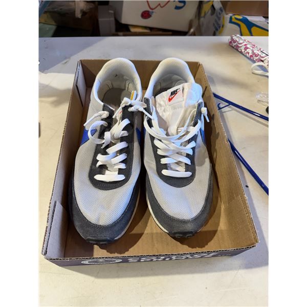 Nike shoes, size 9