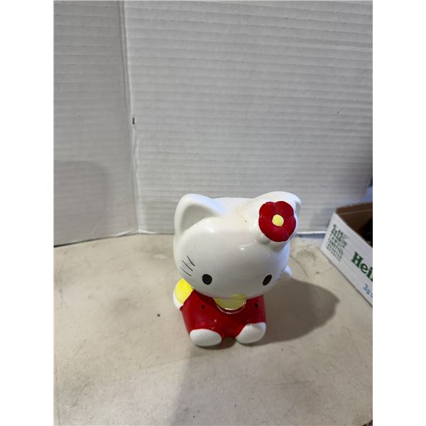 Hello Kitty, figure