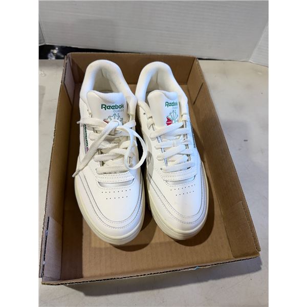 Reebok size 6, running shoes