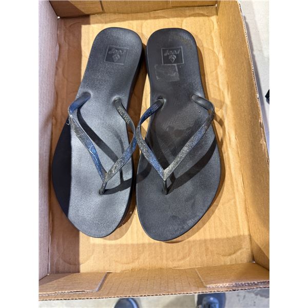 REEF sandals size 8–9