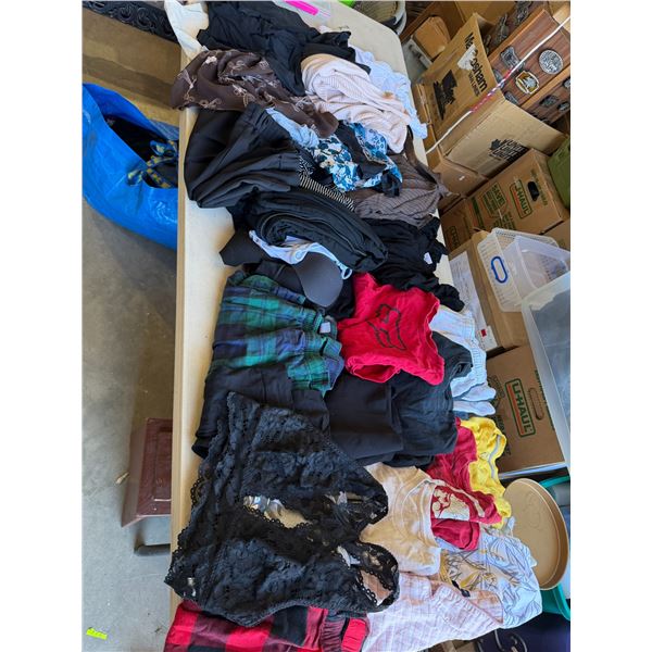 Assorted clothing size smallish