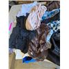 Image 2 : Assorted clothing size smallish