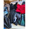 Image 3 : Assorted clothing size smallish