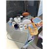Image 1 : Assorted kitchen items